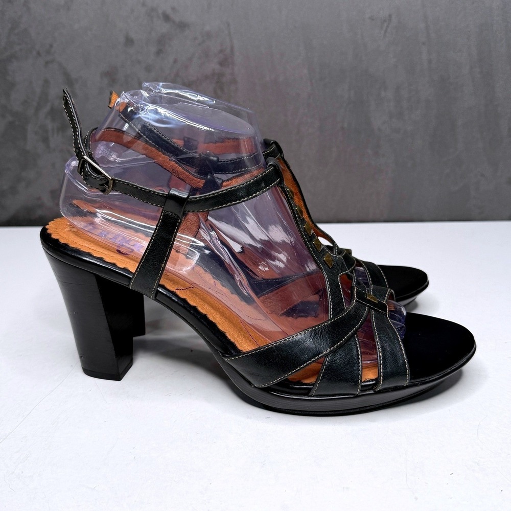Indigo by Clarks Heeled Sandals Womens 10 Black Studded Leather T-Strap Comfort
